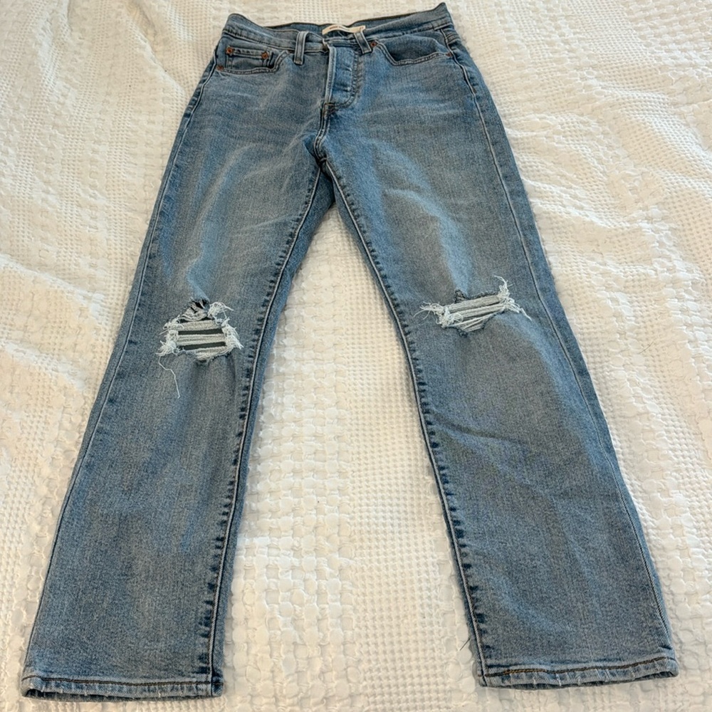 Levi’s Wedgie Straight ripped denim jeans